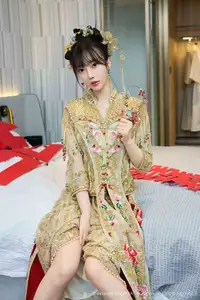 XiuRen No.10567: Yue Er Yue Er's Enchanting Traditional Bridal Photoshoot - image 1