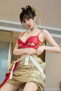 XiuRen No.10567: Yue Er Yue Er's Enchanting Traditional Bridal Photoshoot - image 25