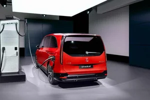 Mercedes-Benz VLE: The Future of Luxury Electric Minivans and Premium Sustainable Travel - image 10