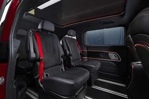 Mercedes-Benz VLE: The Future of Luxury Electric Minivans and Premium Sustainable Travel - image 9