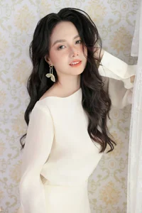 The Secret to Eternal Youth: How This Famous Director's Wife Stays Radiant at 50 - image 11