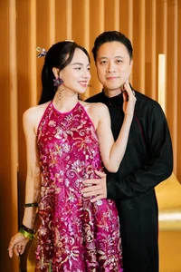 The Secret to Eternal Youth: How This Famous Director's Wife Stays Radiant at 50 - image 5
