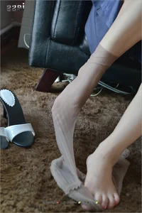 IESS Silk Foot Bento 146: Shan Shan in Bare Feet and White Slippers - image 80