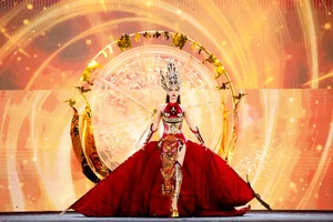 Top 10 Most Stunning National Costumes at Miss Grand Vietnam Featuring Le Nam - image 3