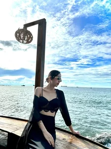 From Gold Gifts to Glamorous Transformation: The Evolving Style of Beauty Queen Thúy An - image 0