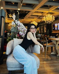 Saigon Fashionista Born in the Year of the Dragon Flaunts Sculpted Physique and Timeless Beauty - image 6