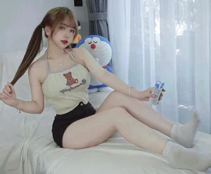 The Secret Behind the 1.4 Million Followers of This Petite Fashion Icon - image 3