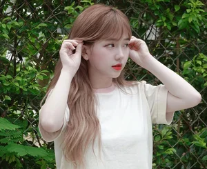 The Secret Behind the 1.4 Million Followers of This Petite Fashion Icon - image 7