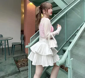 The Secret Behind the 1.4 Million Followers of This Petite Fashion Icon - image 8
