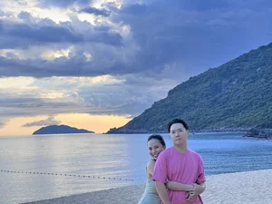 Vietnamese Singer Lê Hiếu and Wife Share Romantic Travel Moments - image 2
