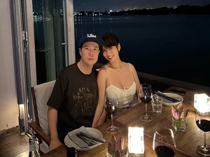 Vietnamese Singer Lê Hiếu and Wife Share Romantic Travel Moments - image 6