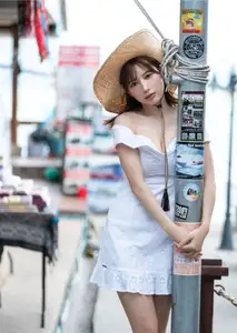 Yukihira Risa: Japanese Star's Gentle Smile in a Summer Straw Hat - TuKuku - image 2