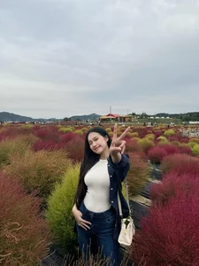 Miss Vietnam 2020 Top 10 Finalist Reveals Stunning Postpartum Beauty - image 4