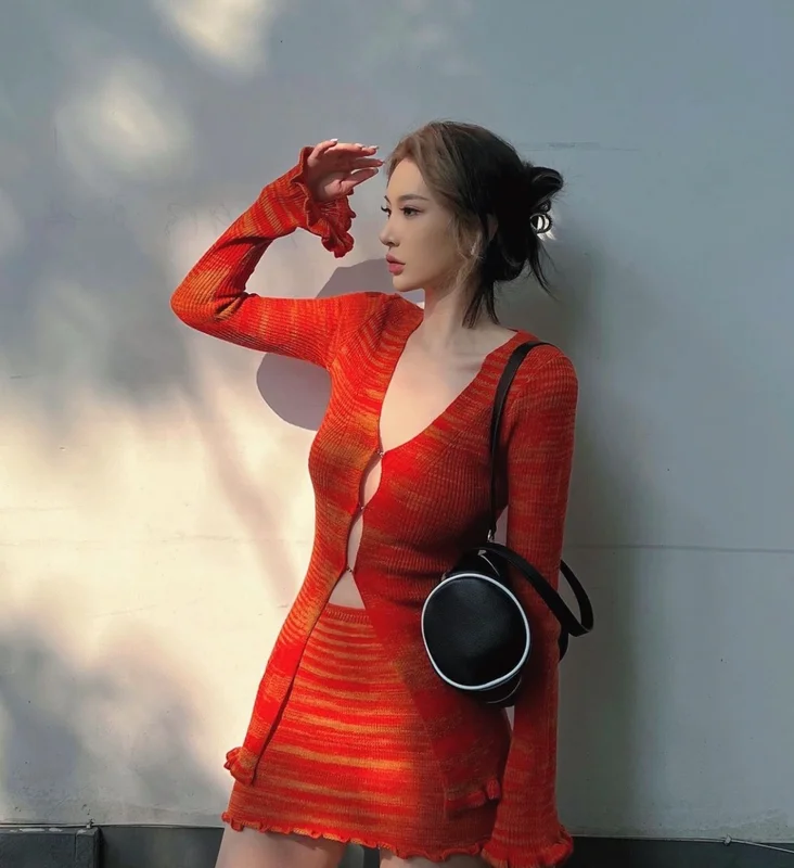 Bold Street Style: Taiwanese Influencer Captivates with Daring Urban Fashion