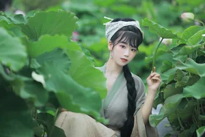 Elegant Portraiture: YiTuYu Art Language Vol.7196 Featuring the Stunning Zhou Zhou Ay - image 4