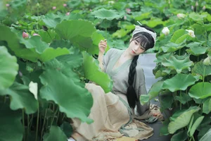 Elegant Portraiture: YiTuYu Art Language Vol.7196 Featuring the Stunning Zhou Zhou Ay - image 15