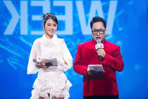 MC Thu Thủy Captivates at Vietnam International Fashion Week 2024 - image 3