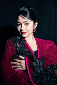 MC Thu Thủy Captivates at Vietnam International Fashion Week 2024 - image 6