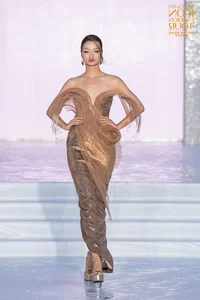 Hoang Minh Ha and Chau Bao Ngoc Nga Debut New Collections at Vietnam Icon Fashion Tour 2025 - image 8