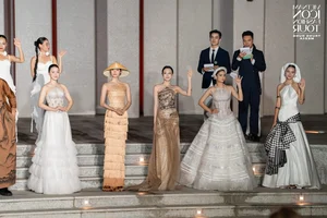 Hoang Minh Ha and Chau Bao Ngoc Nga Debut New Collections at Vietnam Icon Fashion Tour 2025 - image 2