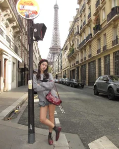 Han Hang and the Spotlight of Fame: Navigating Social Media Rumors and Public Life - image 3