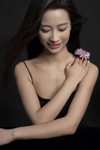 Yang Yang Captivates in Art Language Vol.6850: Modern Aesthetic Excellence - image 3