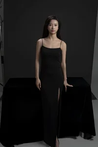 Yang Yang Captivates in Art Language Vol.6850: Modern Aesthetic Excellence - image 12