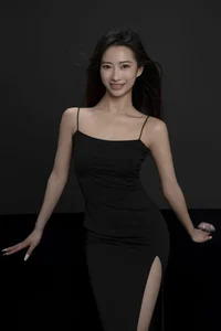 Yang Yang Captivates in Art Language Vol.6850: Modern Aesthetic Excellence - image 1
