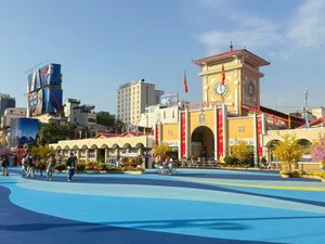 Discover the Stunning New Look of Ben Thanh Market: Ho Chi Minh City's Iconic Landmark Renovated for Travelers and Locals - image 10