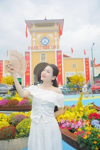 Discover the Stunning New Look of Ben Thanh Market: Ho Chi Minh City's Iconic Landmark Renovated for Travelers and Locals - image 8