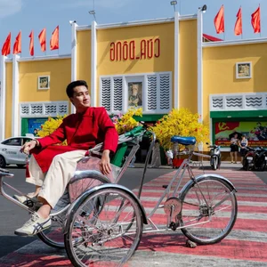 Discover the Stunning New Look of Ben Thanh Market: Ho Chi Minh City's Iconic Landmark Renovated for Travelers and Locals - image 7