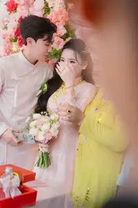 Elegant Vietnamese Bride in Pink Ao Dai: A Stunning Traditional Wedding Ceremony - image 0