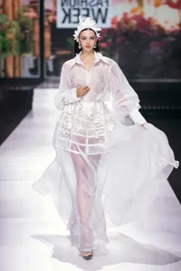 Dianka Zakhidova Shines at Vietnam International Fashion Week - image 2