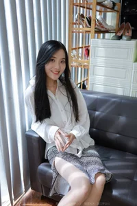 IESS Wan Ping Yu Xiang Rou Si: A Fusion of Fashion and Grace - image 35
