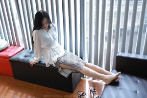 IESS Wan Ping Yu Xiang Rou Si: A Fusion of Fashion and Grace - image 21