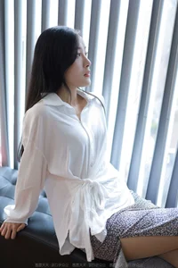 IESS Wan Ping Yu Xiang Rou Si: A Fusion of Fashion and Grace - image 27