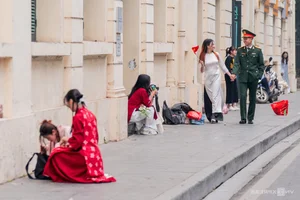 Capturing the Spirit of Tet: Traditional New Year Photography Trends in Hanoi - image 7
