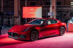Discover the Unique Beauty of Maserati GranTurismo Meccanica Lirica: An Iconic Italian Sports Car - image 8