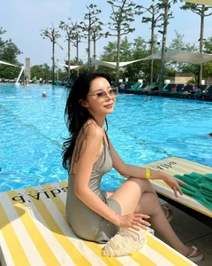 J-Hope’s Sister Jung Ji-woo Explores Vietnam: Travel and Fashion Inspiration - image 8