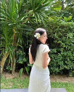 J-Hope’s Sister Jung Ji-woo Explores Vietnam: Travel and Fashion Inspiration - image 9
