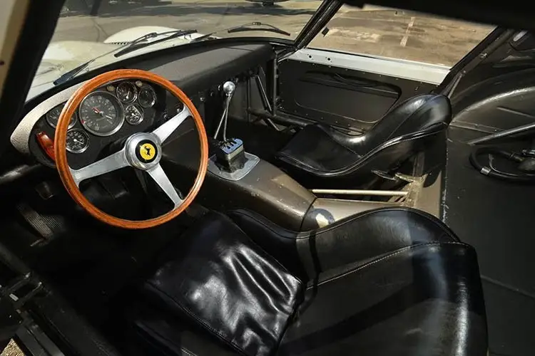 Ferrari 250 GTO 1962: Unrestored "Precious Horse" in Unique Bianco Speciale - Super Expensive!