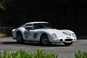 Ferrari 250 GTO 1962: Unrestored "Precious Horse" in Unique Bianco Speciale - Super Expensive! - image 4