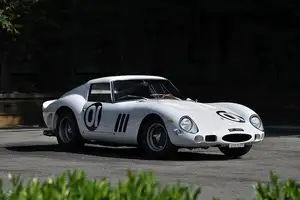 Ferrari 250 GTO 1962: Unrestored "Precious Horse" in Unique Bianco Speciale - Super Expensive! - image 2