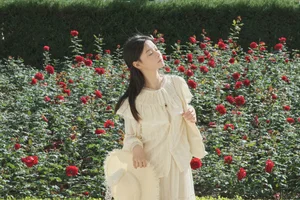 YiTuYu Art Language Vol.7973 Hu Die Mei Mei: Captivating Beauty and Creative Art Photography - image 29