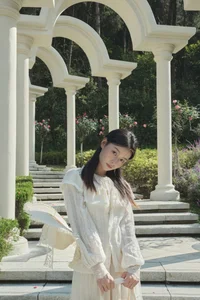 YiTuYu Art Language Vol.7973 Hu Die Mei Mei: Captivating Beauty and Creative Art Photography - image 1