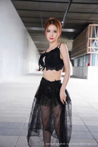 Elegant Black Lingerie Portrait Series Featuring Bai Zhi YY - XiuRen No.11016 Artistic Fashion Photography Collection - image 7