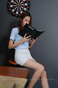 IESS 825: Xi Gua Stars in the Sophisticated 'Capable Long-Legged Secretary' Collection - image 3