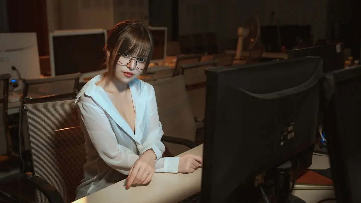 Coser Strawberry Flavor Nana Rabbit: Alluring Office Teacher Posing Captivatingly