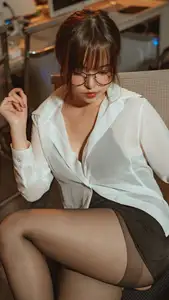 Coser Strawberry Flavor Nana Rabbit: Alluring Office Teacher Posing Captivatingly - image 12