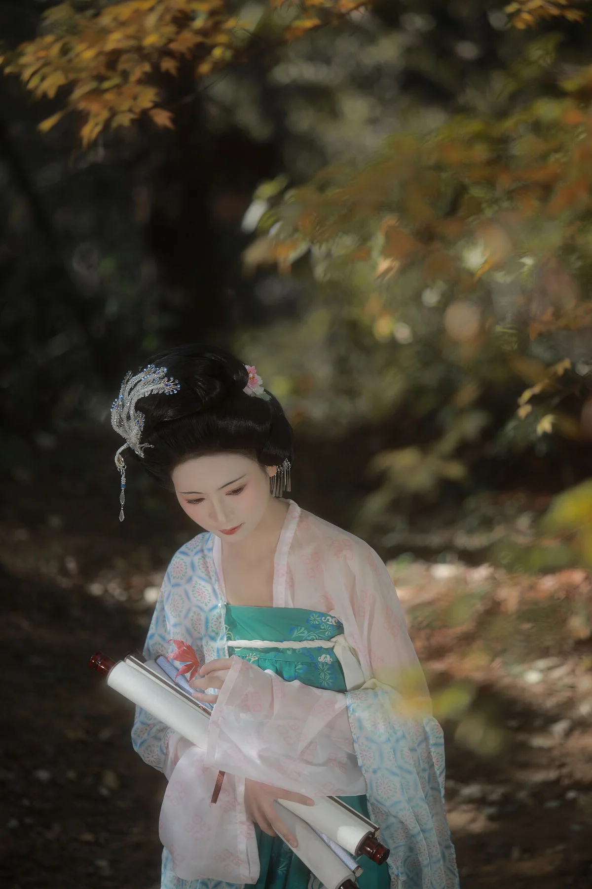 YiTuYu Art Language Vol.8085 Featuring Model Yu Jin - 25P Collection